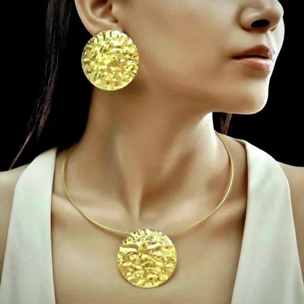 Bold Hammered Hasli Necklace Set