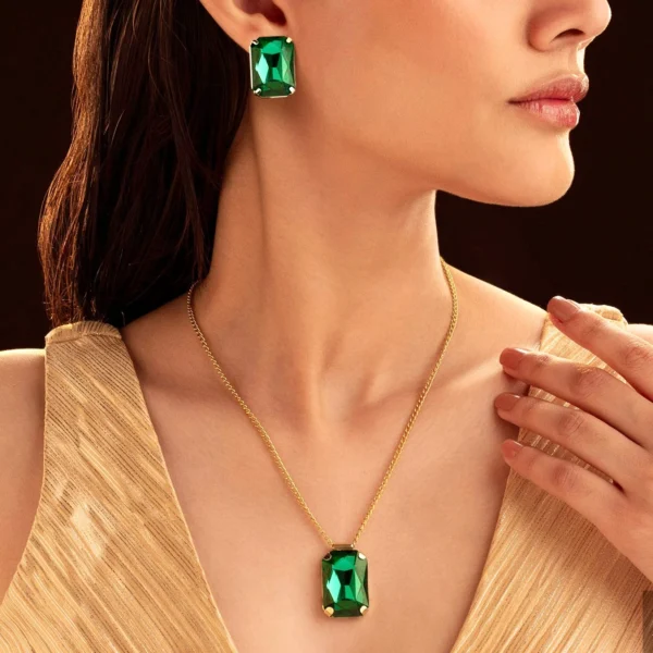 Emerald Bliss Pendant Set